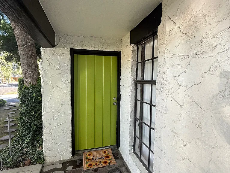 251 Hamilton St — Photo 2