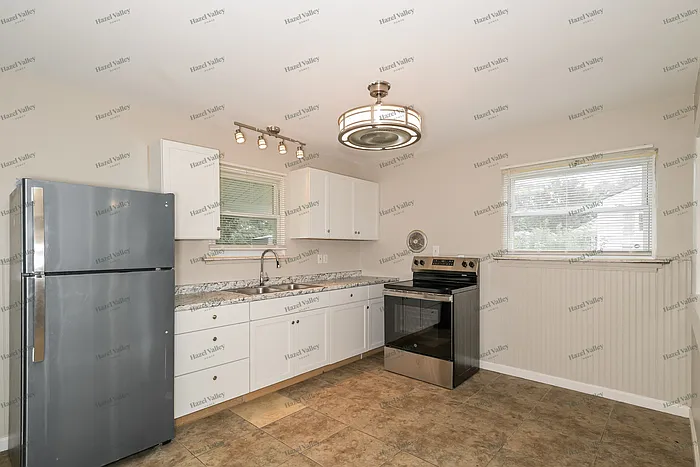 770 Lexington Park — Photo 5