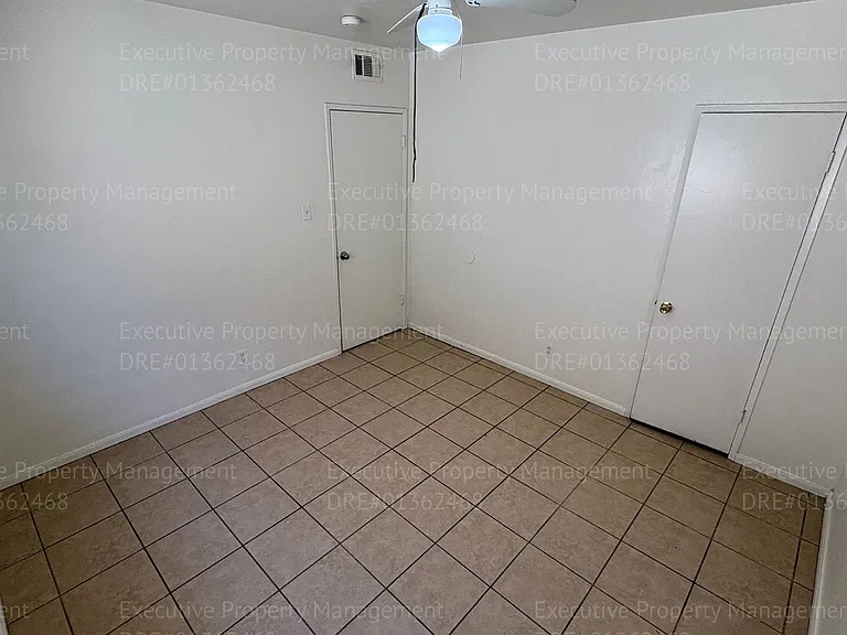820 Moore St — Photo 23