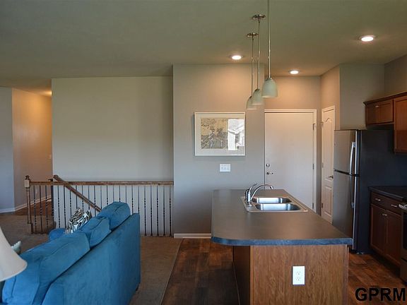 5th image of 20826 Clark St