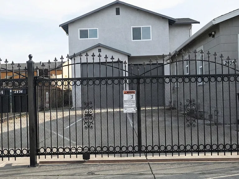 2456 88th Ave — Photo 2
