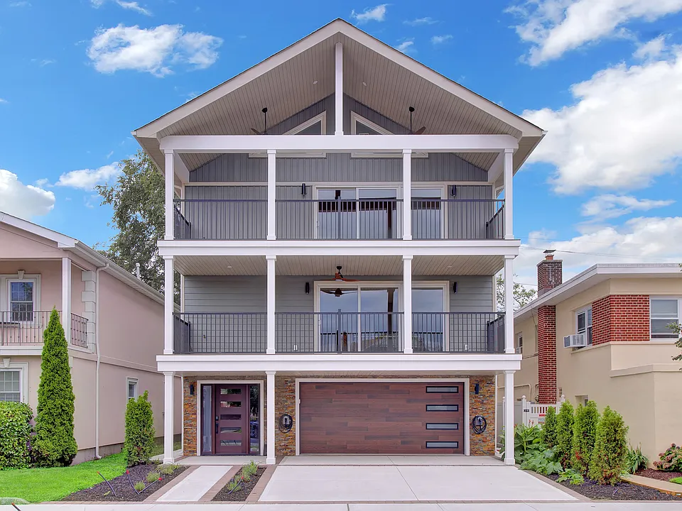 328 E Chester St #2