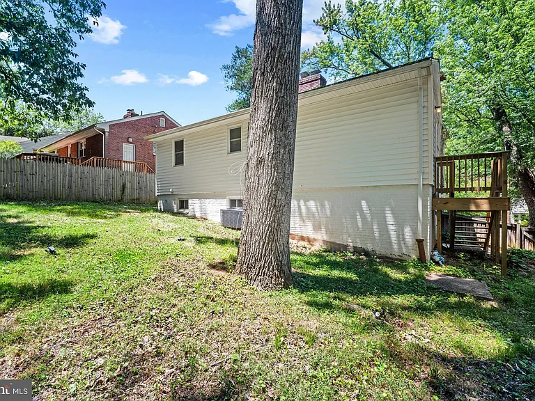 121 Whitmoor Ter — Photo 27