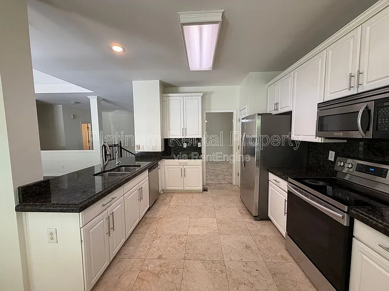 5975 Waterford Pl — Photo 12