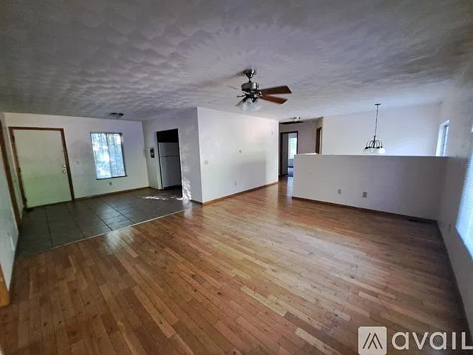 1332 Knollwood Ave — Photo 4