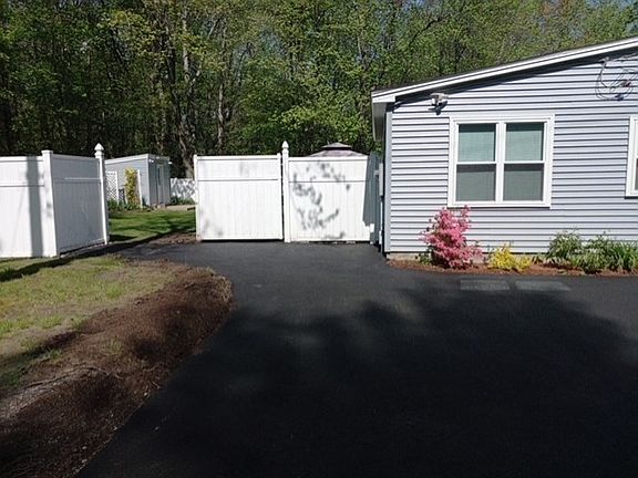2nd image of 17 Vinton St