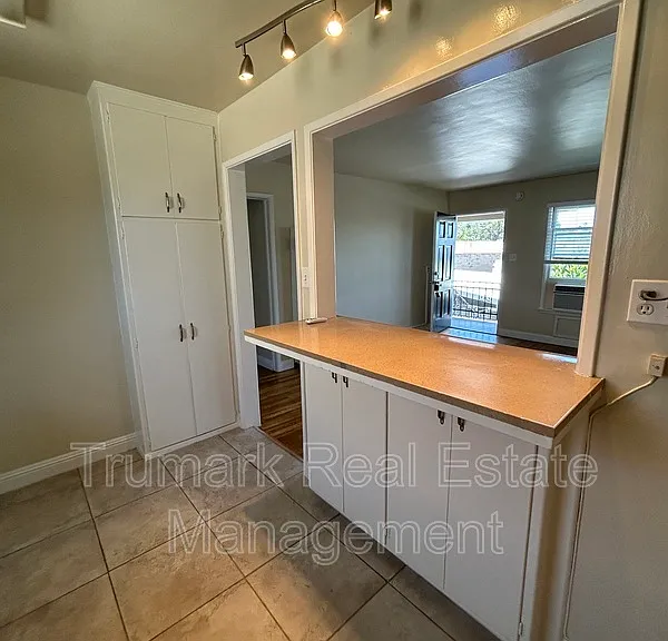 1253 S Glendale Ave #H — Photo 4
