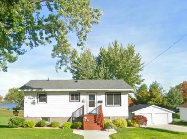 802 2nd St S, Sauk Centre, MN 56378