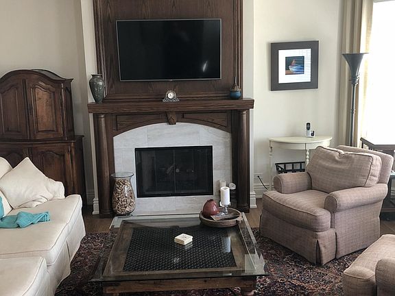 3rd image of 1407 W Cossitt Ave APT 2E