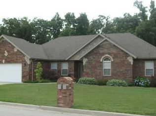 8 Remington Dr, Monett, MO 65708
