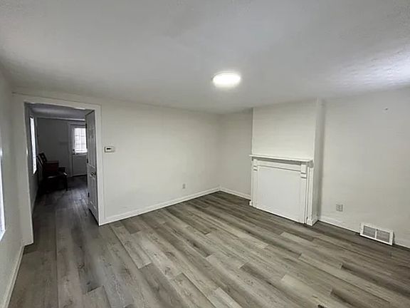 3rd image of 425 Chicago Ave #425
