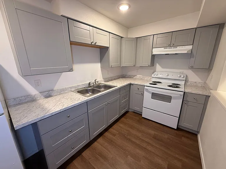 943 East Augusta Avenue — Photo 14