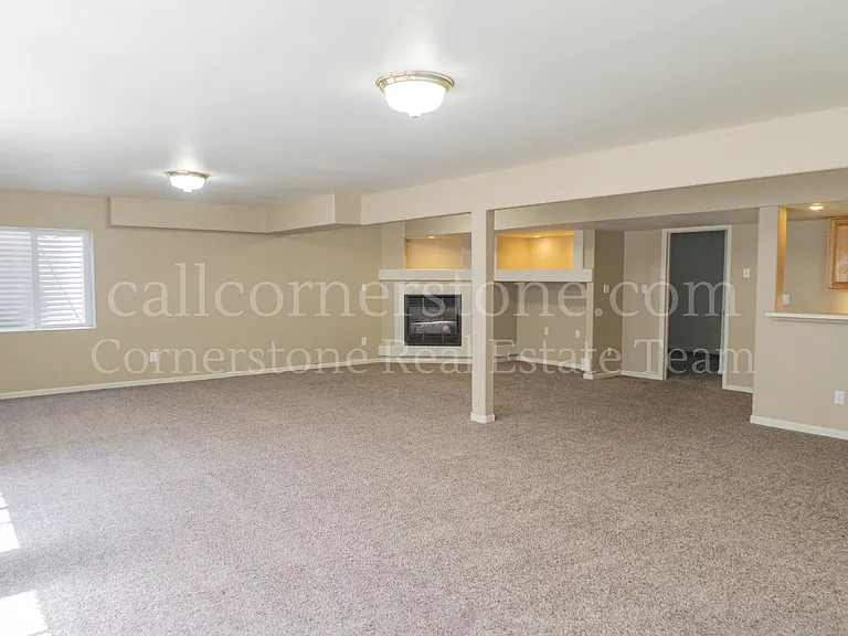3305 Hollycrest Dr — Photo 31