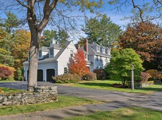 1 White Rock Dr, Falmouth, ME 04105