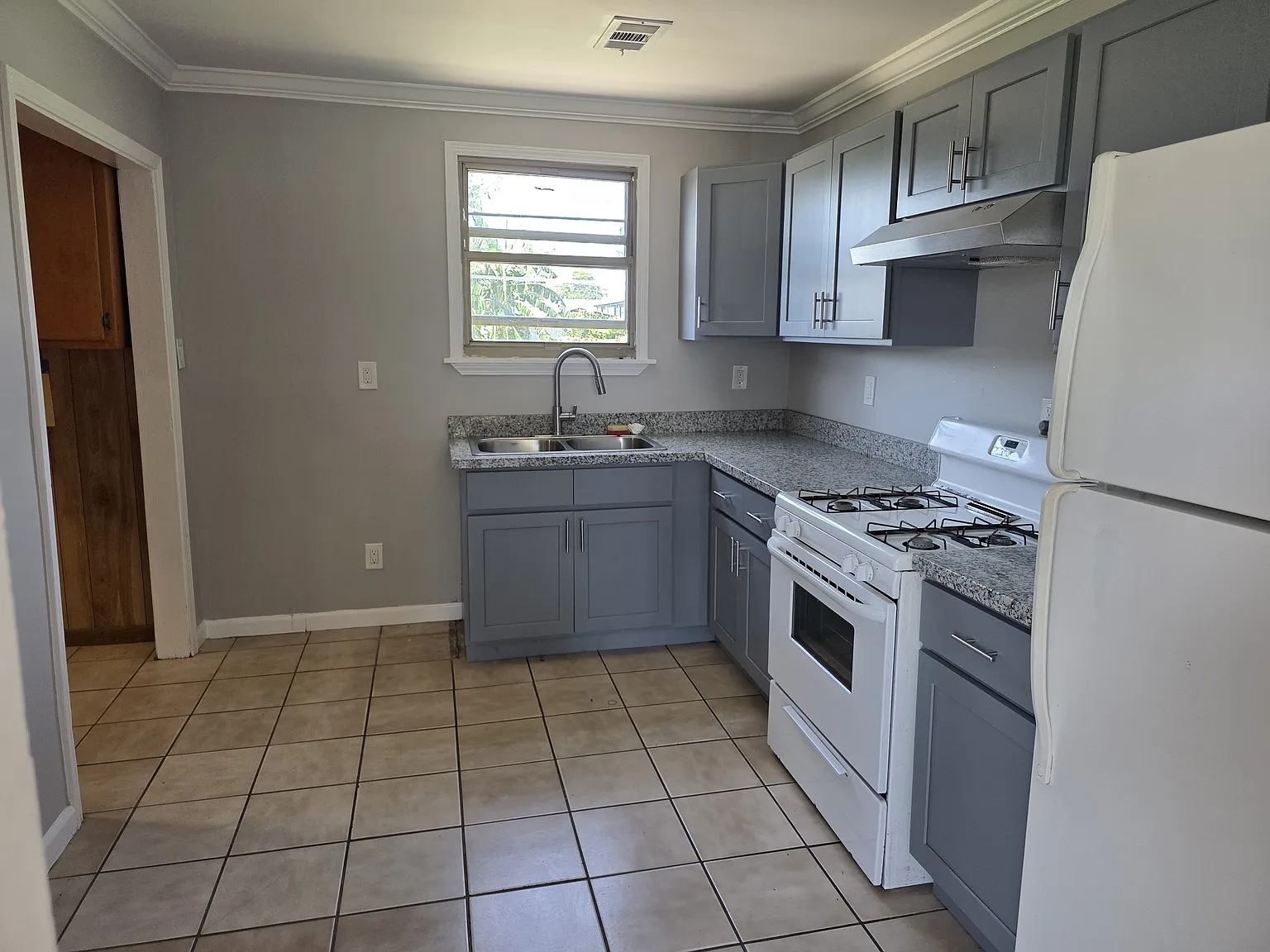 2 bed, $1,650 — Photo 4