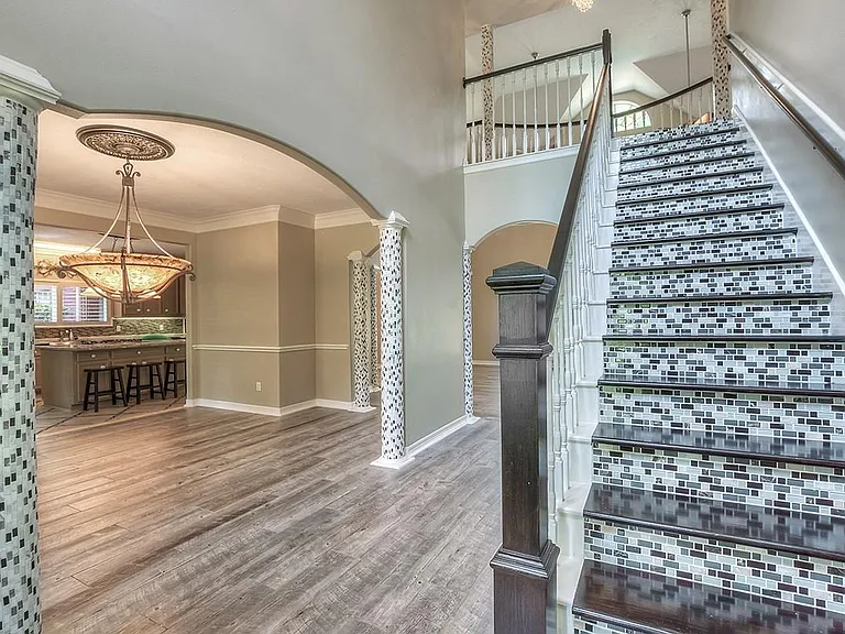 10819 Lake Windcrest — Photo 42