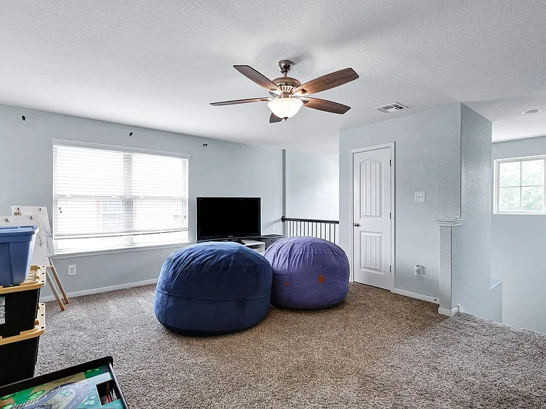 10707 Gentle Fox Bay — Photo 18