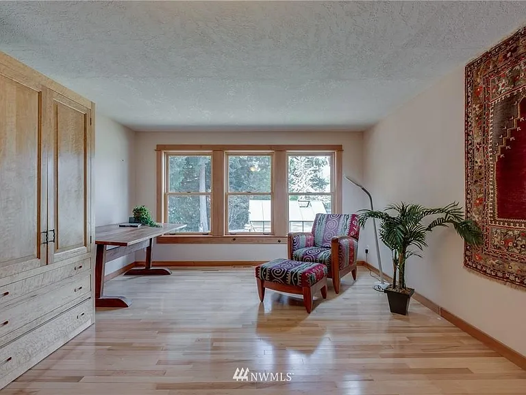 Mainfloor TV room / Play room