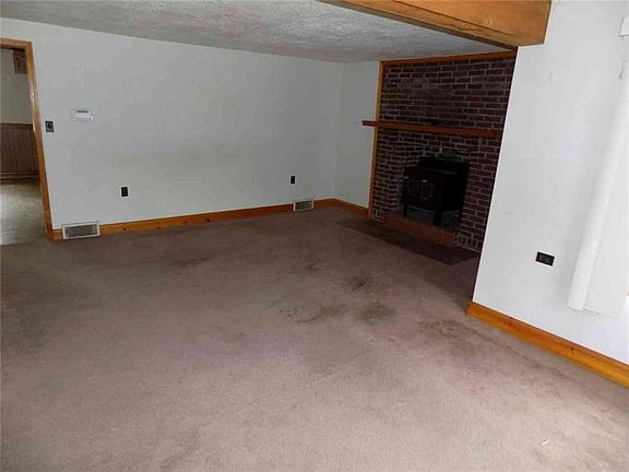 3rd image of 487 W Park St