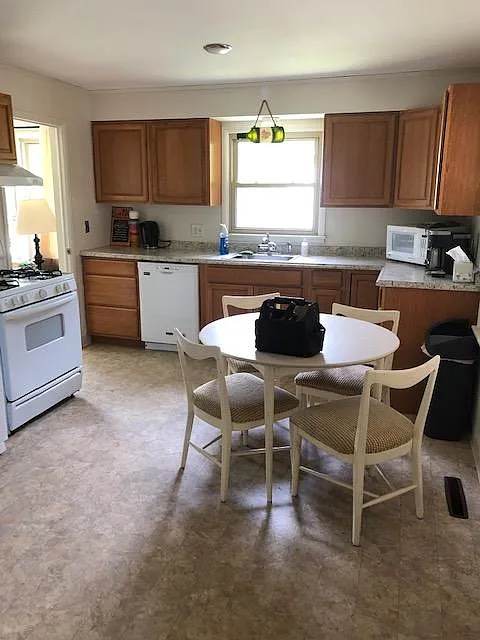 801 S Eastside Dr — Photo 4
