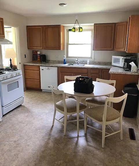 801 S Eastside Dr — Photo 4
