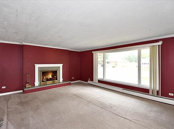 4th image of 886 Mackinaw Ave