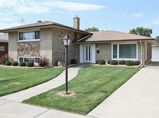 10632 S Laramie Ave, Oak Lawn, IL 60453