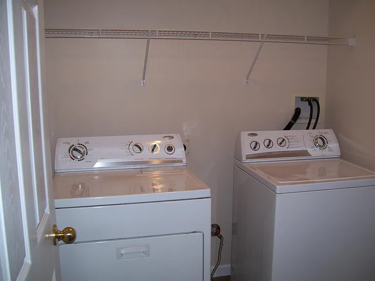 197 Utica St #B — Photo 5