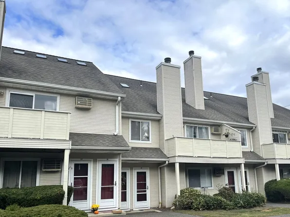 39 Willow Springs #39, New Milford, CT 06776