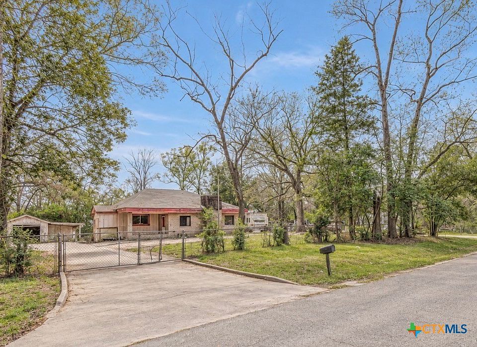1st image of 24786 Pecan Dr