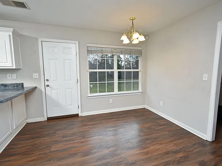 3544 Mutimer Dr — Photo 5