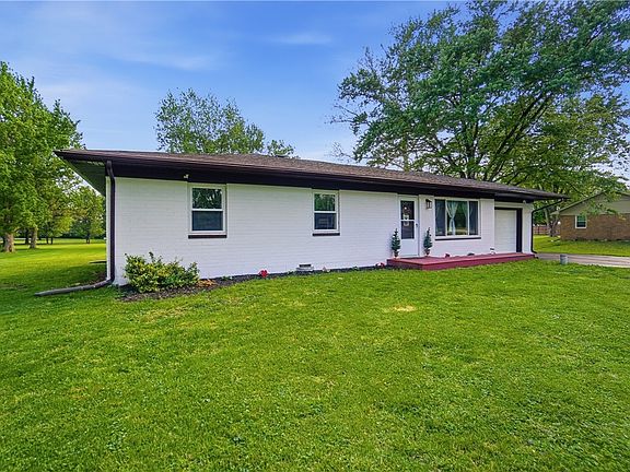 3rd image of 8414 Hoover Ct