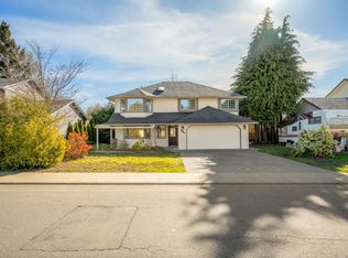 584 Torrence Rd, Comox, BC V9M 3L5