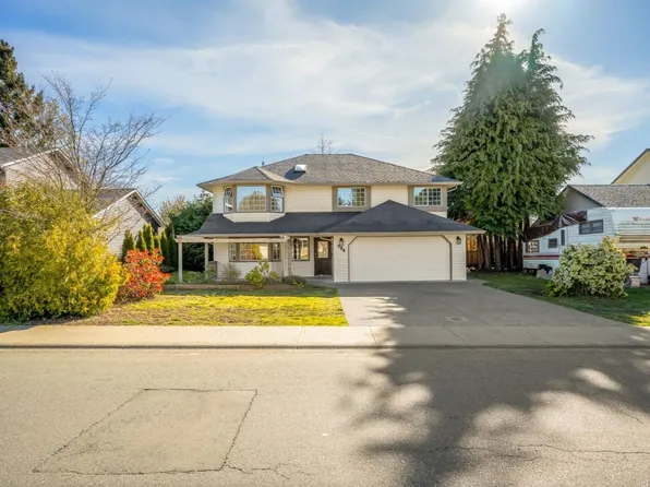 584 Torrence Rd, Comox, BC V9M 3L5