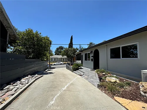 2022 Dawson Ave Photo 1