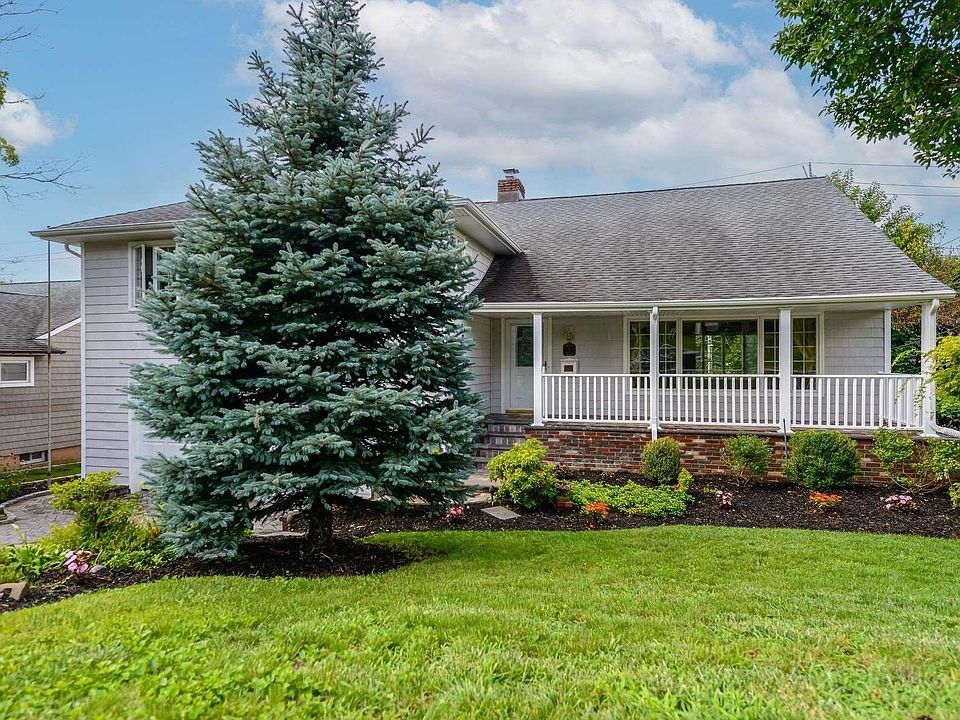1st image of 9 Falmouth Lane