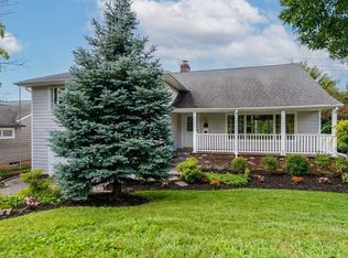 9 Falmouth Ln, Glen Head, NY 11545