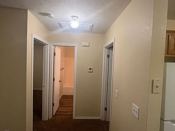 5th image of 1811-1813 E Laverne St #1811