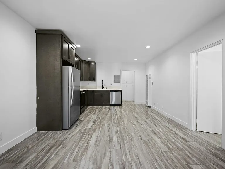 451 Coronado Ter #4 — Photo 7
