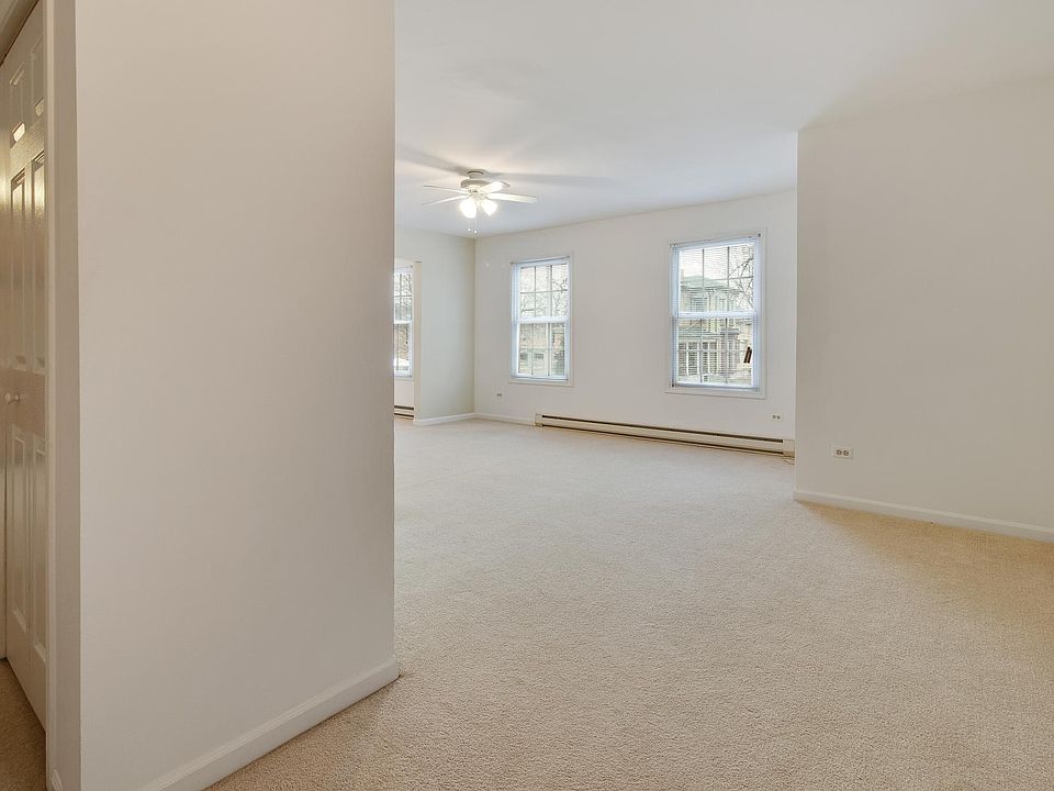 1st image of 307 W Jackson St APT 3A
