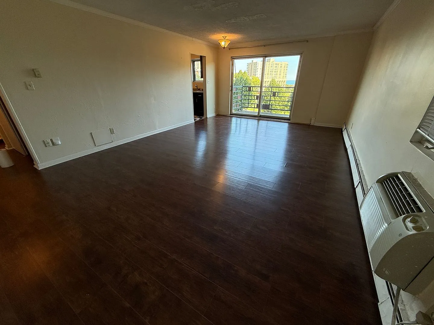 Park Tower Apartments — Photo 4