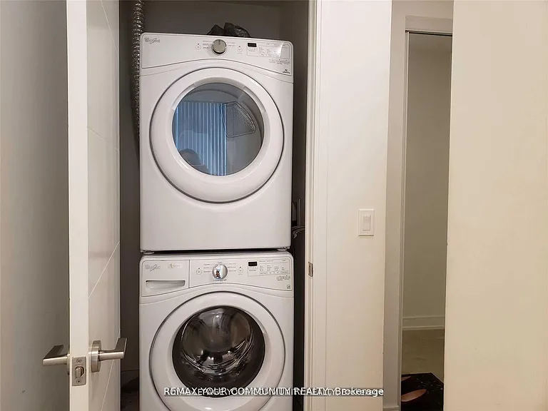 50 Wellesley St E #502 — Photo 11
