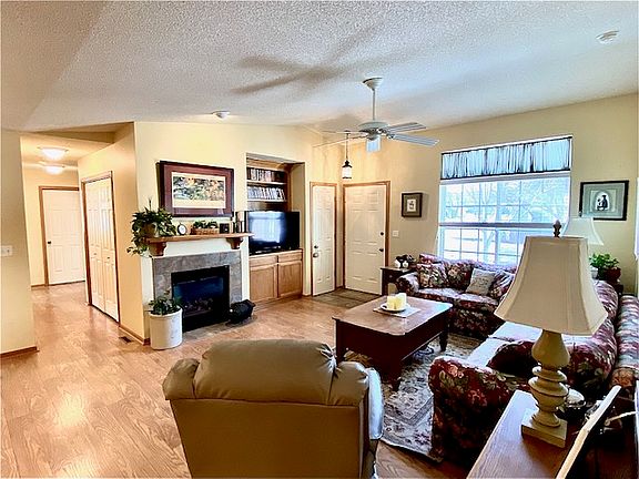3rd image of 5482 Longview Ct Unit 8