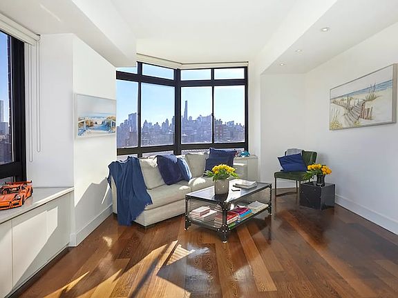2nd image of 225 W 83rd St