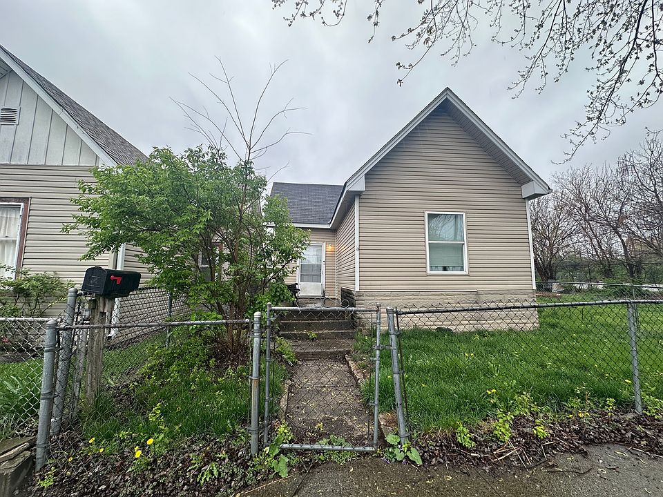 1st image of 1921 Charles St