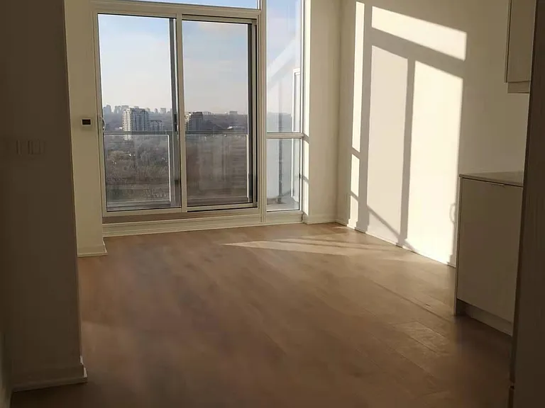 36 Manor Rd E #710 — Photo 9