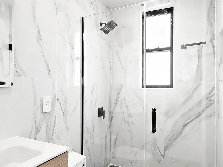 35-21 Crescent St #1B — Photo 9