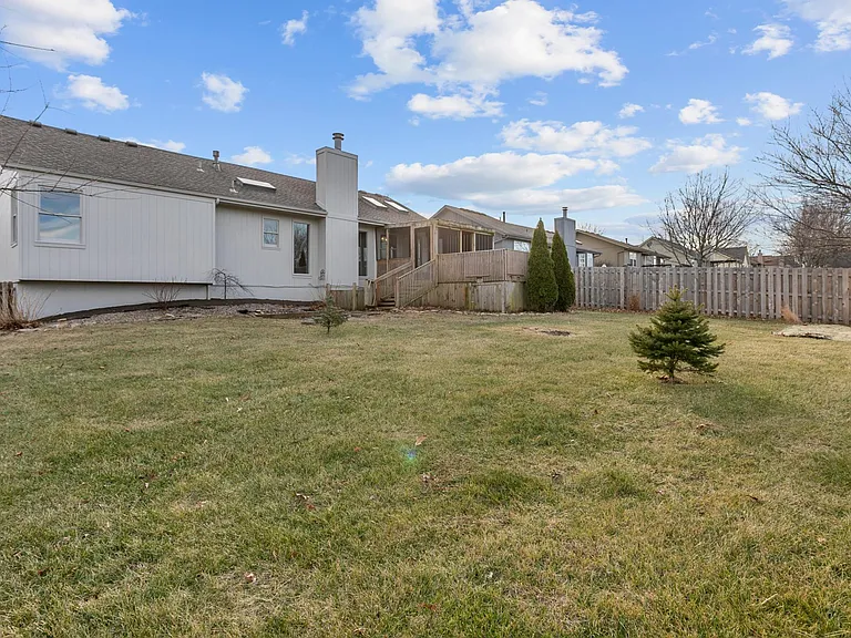 1600 NE Harvest Ln — Photo 37