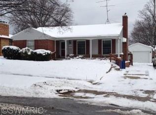 1542 Carlton Ave NE, Grand Rapids, MI 49505