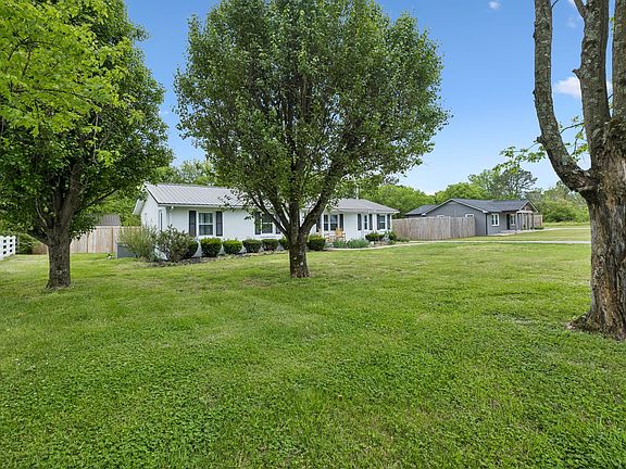 5th image of 2857 Barfield Rd